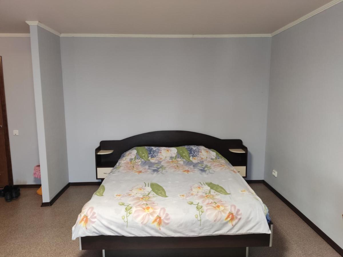 Проспект Миру 35 Apartment Krivoy Rog Luaran gambar